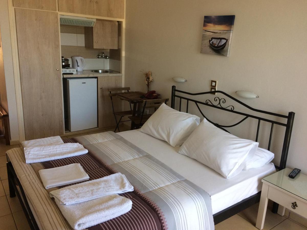 Isidora Hotel Agia Marina  Екстер'єр фото